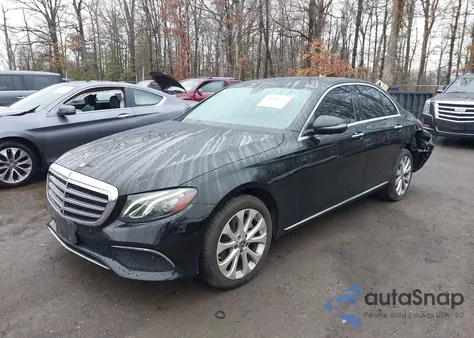 2019 Mercedes-Benz E 300 4Matic z USA, uszkodzony, nr VIN WDDZF4KB1KA548443